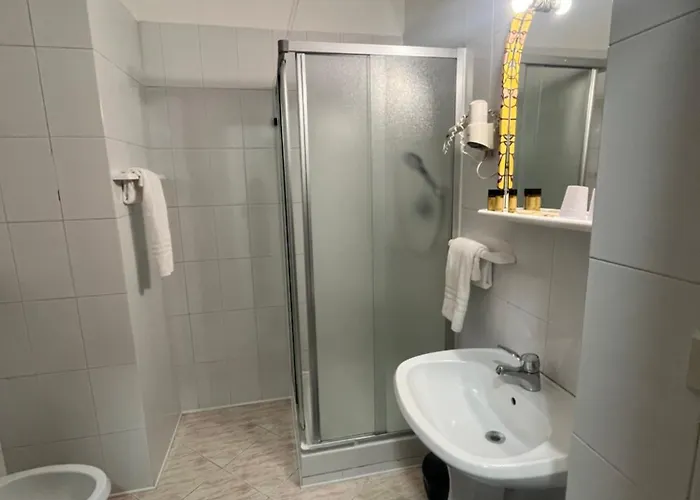 Elite فندق