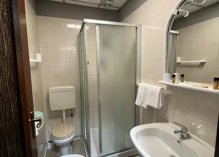 Elite Hotel 3*